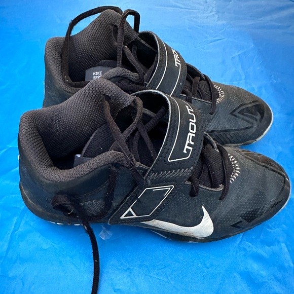 Nike Keystone Mike Trout youth baseball cleats with a Velcro strap - Picture 2 of 7